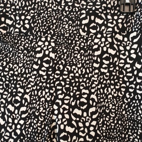 Cooper & Ella Plus Pull on Cropped Pants with Rolled Cuffs Black White Size 22W - Picture 4 of 14